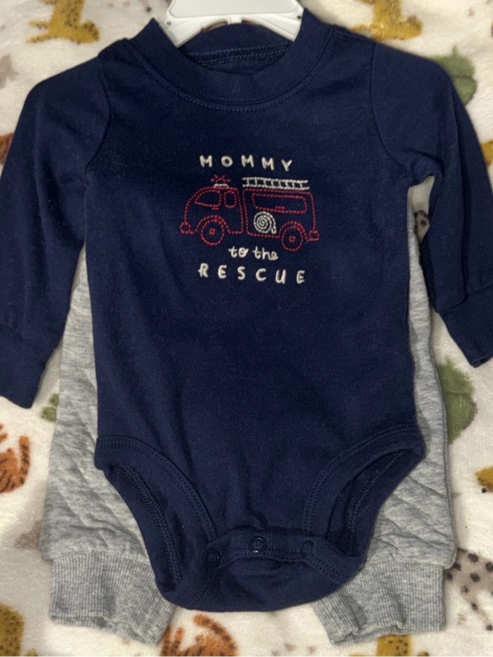 Carter’s Mommy to the Rescue Bodysuit & Jogger Set – Size 3M
